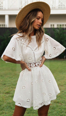 robe-blanche-dentelle-courte-esprit-boheme